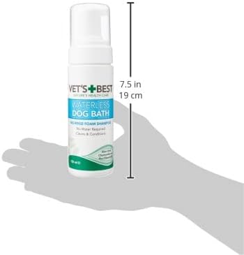 Vet's Best Waterless Dog Bath, No Rinse Dry Shampoo for Dogs, Natural Plant-Based Formula, Refreshes Coat & Controls Odor Between Baths, Easy Dog Grooming & Cleaning Spray, 5 oz Bottle