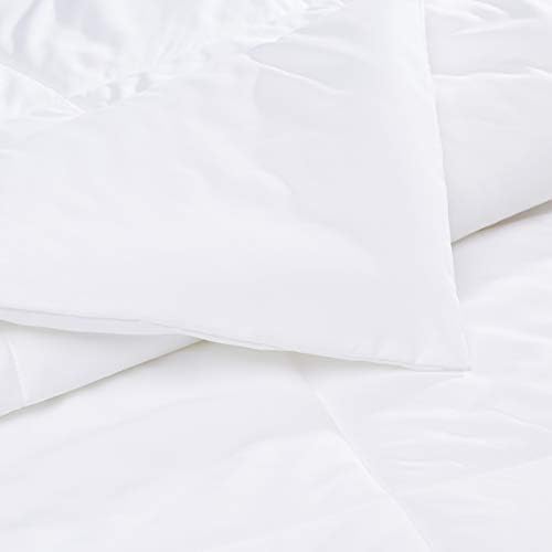 Amazon Basics Reversible Lightweight Microfiber All Season Comforter Blanket, Full/Queen, White