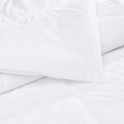 Amazon Basics Reversible Lightweight Microfiber All Season Comforter Blanket, Twin/Twin XL, White