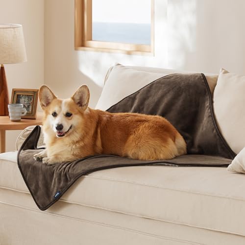 Bedsure Waterproof Dog Blankets for Large Dogs Sherpa Fleece Throw, 40X50