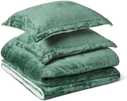 Amazon Basics Reversible Sherpa Comforter Set with Pillow Sham, Soft Warm, King, Green