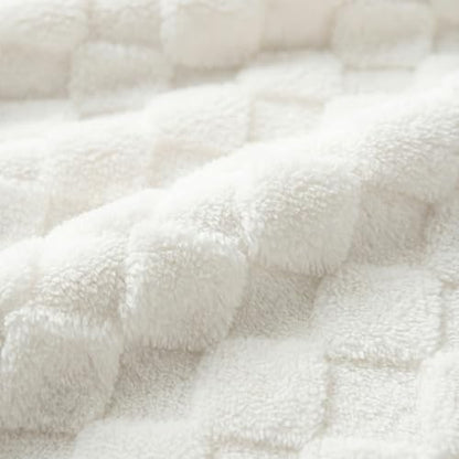 Americanflat 50x60 Jacquard Fleece Throw Blanket - Soft and Breathable Throw Blanket for Couch, Bed, Chair - Fleece Blankets Perfect for Home, Bedroom, or Outdoor Use - Checkered Design in Cream