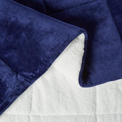 Amazon Basics Reversible Sherpa Comforter Set with Pillow Sham, Navy/White, Queen/Full, Warm Soft Micromink