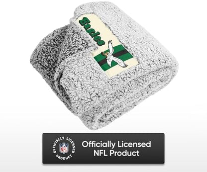 FOCO NFL Unisex-Adult NFL Team Logo Retro Cloud Sherpa Blanket 60" x 70"