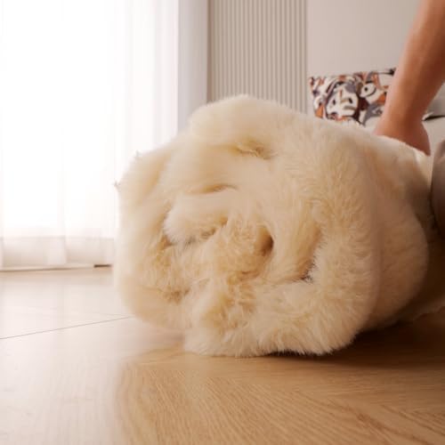 SHENGOCASE Pet Cushion Pad, Faux Fur Dog and Cat kneading Pillow, Cozy Bed Insert for Crate Pad Padding for Cage Kennel House Condo Shelf (27.5" x 41")
