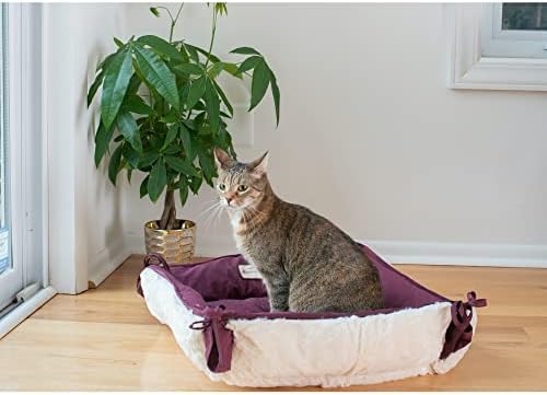 Armarkat 2-in-1 Cat Pet Bed & Fleece Cat Mat, Burgundy/Ivory, 16" L x 16" W x 6" H (C06HJH/MB)