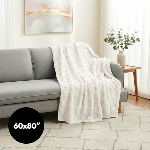 Americanflat 60x80 Jacquard Fleece Throw Blanket - Soft and Breathable Throw Blanket for Couch, Bed, Chair - Fleece Blankets Perfect for Home, Bedroom, or Outdoor Use - Checkered Design in Cream