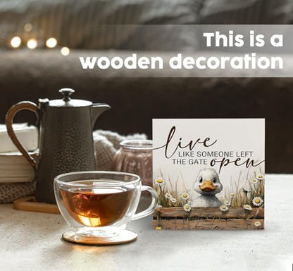 Duck Sign - Farmhouse Cottagecore Animal Office Kitchen Bedroom Decor,Rustic Farm Live like Someone Left the Gate Open Home Decor Signs,Duck Gifts for Women
