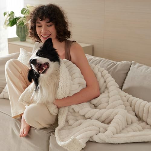 Bedsure ComfyFleece™ Waterproof Dog Blankets for Large Dogs,50x60 Cream