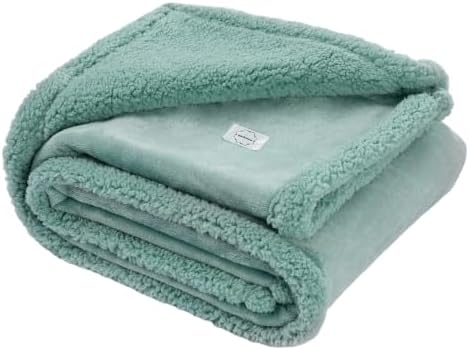 Waterproof Green Dog Blanket Reversible Pet Bed Cover Puppy Throw Blankets Leakproof Sofa Couch Cover Cat Pet Jacquard Blanket for Warm Fluffy Washable Mat-Green,L-65x57in