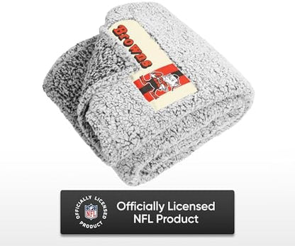 FOCO NFL Unisex-Adult NFL Team Logo Retro Cloud Sherpa Blanket 60" x 70"