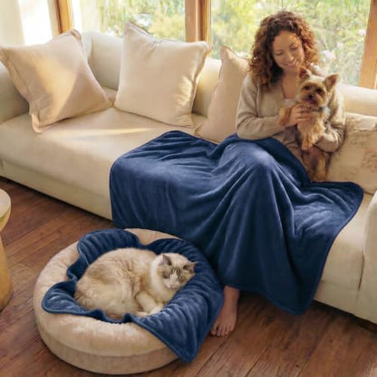 Luciphia Waterproof Pet Blanket, Washable Reversible Sherpa Fleece Throw