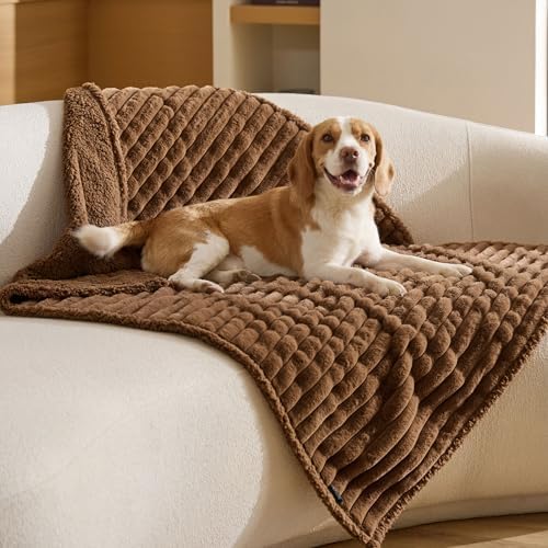 Bedsure ComfyFleece™ Waterproof Dog Blankets for Large Dogs,40x50