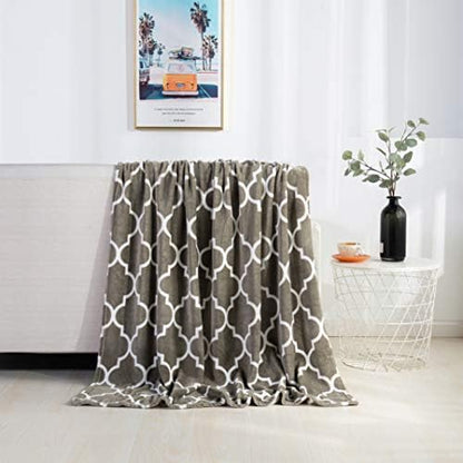 Elegant Comfort Velvet Touch Ultra Plush Christmas Holiday Printed Fleece Throw/Blanket-50 x 60inch, (Quatrefoil Gray)