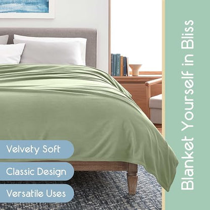 Full/Queen Size Microfleece Blanket | Fleece Bed Blanket | All-Season Comfort| Supersoft Lightweight Throw Blanket | Plush Throw Blanket for Bed Couch or Sofa | Travel Blanket | Pet-Friendly | Green