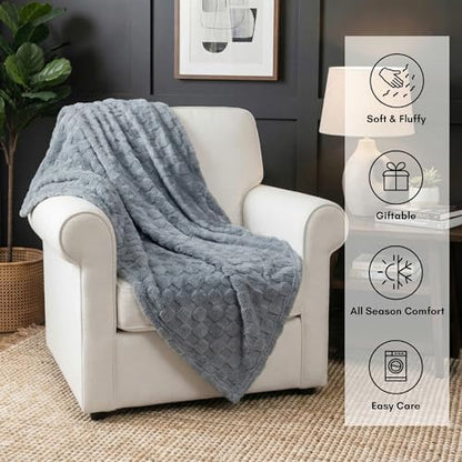 Americanflat 50x60 Jacquard Fleece Throw Blanket - Soft and Breathable Throw Blanket for Couch, Bed, Chair - Fleece Blankets Perfect for Home, Bedroom, or Outdoor Use - Checkered Design in Gray