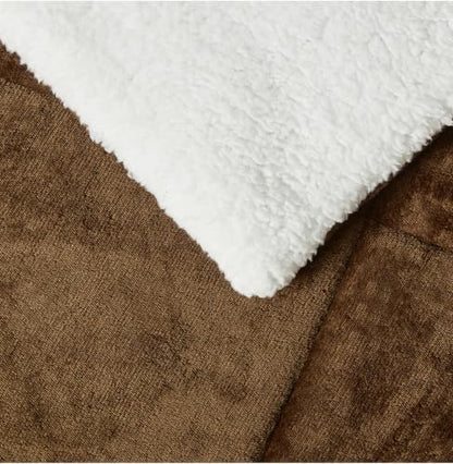 Amazon Basics Reversible Sherpa Comforter Set with Pillow Sham, Down Alternative, Warm, Twin/Twin XL, Brown