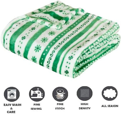Elegant Comfort Luxury Velvet Super Soft Lucky Green Clover Shamrock Irish Print Fleece Blanket-St Patricks Day Theme Décor Fuzzy Warm and Cozy Throws for Couch and Gift, 50 x 60 inch, Floral Clover