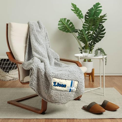 FOCO NFL Unisex-Adult NFL Team Logo Retro Cloud Sherpa Blanket 60" x 70"