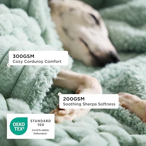 Bedsure ComfyFleece™ Waterproof Dog Blankets for Large Dogs,40x50