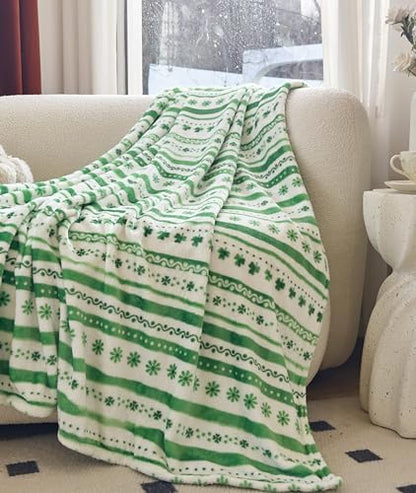Elegant Comfort Luxury Velvet Super Soft Lucky Green Clover Shamrock Irish Print Fleece Blanket-St Patricks Day Theme Décor Fuzzy Warm and Cozy Throws for Couch and Gift, 50 x 60 inch, Floral Clover