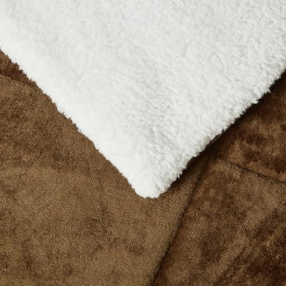 Amazon Basics Reversible Sherpa Comforter Set with Pillow Sham, Soft Micromink and White Faux Sherpa Fleece, Queen/Full, Brown