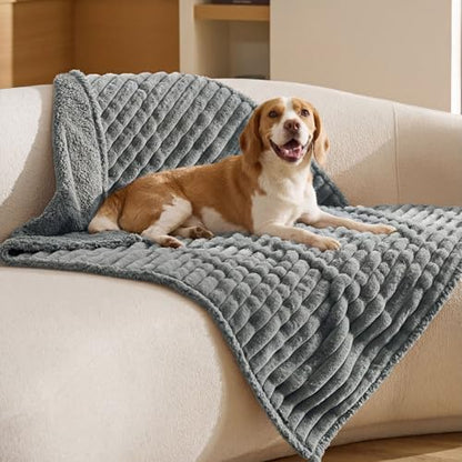 Bedsure ComfyFleece™ Waterproof Dog Blankets for Large Dogs,40x50