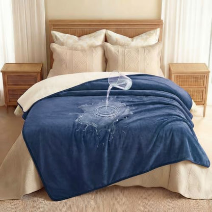 Luciphia Waterproof Pet Blanket, Washable Reversible Sherpa Fleece Throw