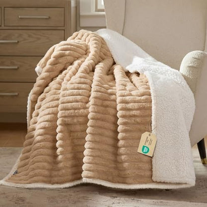 Bedsure ComfyFleece™ Waterproof Dog Blankets for Large Dogs,50x60