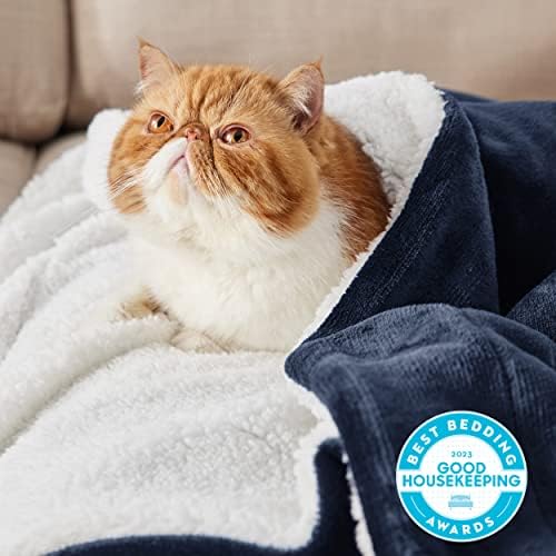 Bedsure GentleSoft Sherpa Fleece Twin Size Blanket for Couch, Non-Heated, Thick and Warm Throw for Women and Men, Soft Fuzzy Plush Heavy Twin Blanket for Winter, Navy, 60x80 Inches