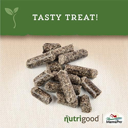 Manna Pro NutriGood Low-Sugar Apple Snax Horse Treats,All-Natural,No Added Sugar or Molasses,Low-Starch Formula,Ideal for Horses with Metabolic Needs,4 lb Bag,(Pack of 2)