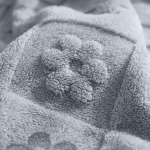 Americanflat 30x40 Jacquard Kids Throw Blanket - Soft and Breathable Mini Fleece Throw Blanket for Couch, Bed, Chair - Fleece Blankets Perfect for Home, Bedroom, or Outdoor - Flower Design in Gray