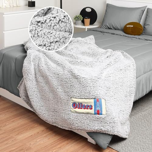 FOCO NFL Unisex-Adult NFL Team Logo Retro Cloud Sherpa Blanket 60" x 70"