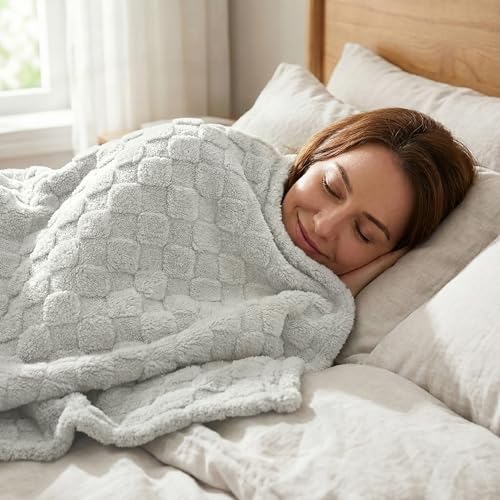 Americanflat 50x60 Jacquard Fleece Throw Blanket - Soft and Breathable Throw Blanket for Couch, Bed, Chair - Fleece Blankets Perfect for Home, Bedroom, or Outdoor Use - Checkered Design in Light Gray