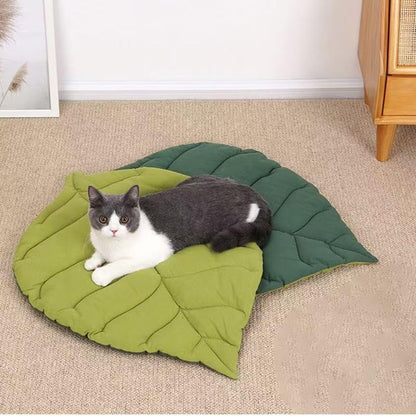 Leaf Pet Bed & Mat for Cats and Dogs – Cozy Warm Resting Pad for Sofa & Floor, Pet Hair Protection (Leaf, Large)