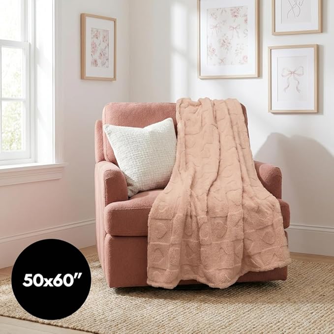 Americanflat 50x60 Jacquard Fleece Throw Blanket - Soft and Breathable Throw Blanket for Couch, Bed, Chair - Fleece Blankets Perfect for Home, Bedroom, or Outdoor Use - Heart Design in Pink