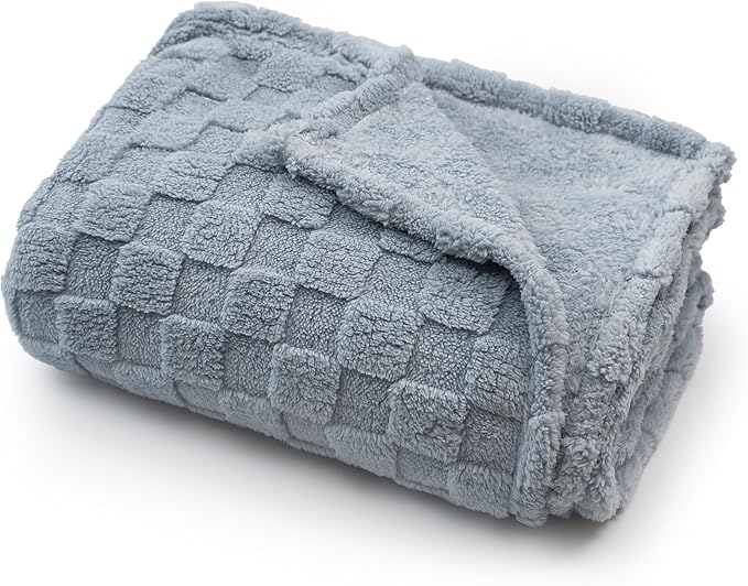 Americanflat 60x80 Jacquard Fleece Throw Blanket - Soft and Breathable Throw Blanket for Couch, Bed, Chair - Fleece Blankets Perfect for Home, Bedroom, or Outdoor Use - Checkered Design in Gray