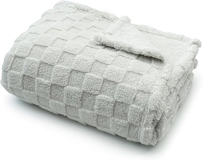Americanflat 50x60 Jacquard Fleece Throw Blanket - Soft and Breathable Throw Blanket for Couch, Bed, Chair - Fleece Blankets Perfect for Home, Bedroom, or Outdoor Use - Checkered Design in Light Gray