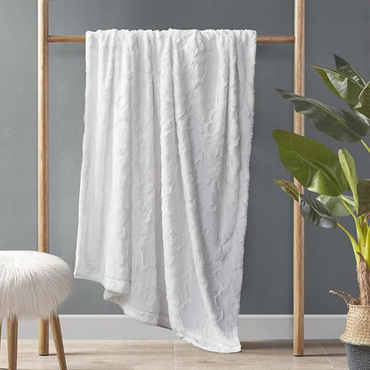 Madison Park Zuri Soft Plush Luxury Oversized Faux Fur Throw Animal Stripes Design, Faux Mink On The Reverse, Modern All Seasons Blanket for Bed, Sofa Couch, Office, White, 60x70