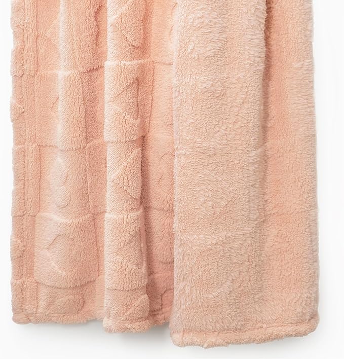 Americanflat 30x40 Jacquard Kids Throw Blanket - Soft and Breathable Mini Fleece Throw Blanket for Couch, Bed, Chair - Fleece Blankets Perfect for Home, Bedroom, or Outdoor Use - Heart Design in Pink