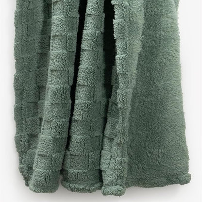 Americanflat 50x60 Jacquard Fleece Throw Blanket - Soft and Breathable Throw Blanket for Couch, Bed, Chair - Fleece Blankets Perfect for Home, Bedroom, or Outdoor Use - Checkered Design in Green