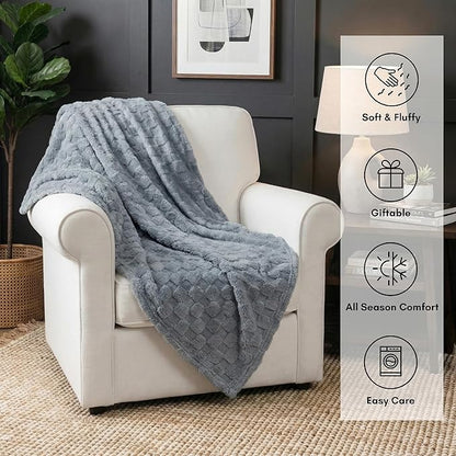 Americanflat 50x60 Jacquard Fleece Throw Blanket - Soft and Breathable Throw Blanket for Couch, Bed, Chair - Fleece Blankets Perfect for Home, Bedroom, or Outdoor Use - Checkered Design in Gray