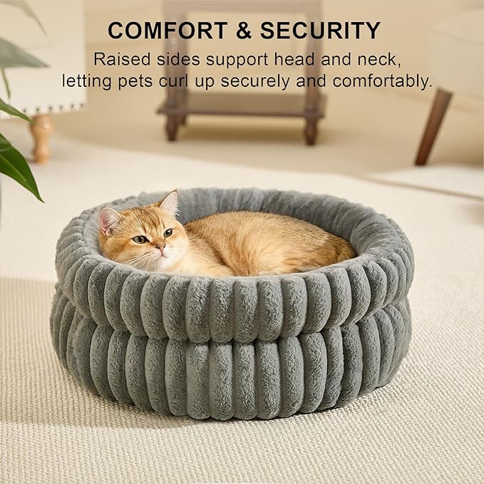 Cat Bed Kitten Bed, Washable Round Cat Beds for Indoor Cats, Super Soft Plush Faux Fur Pet Bed for Puppy and Kitten with Anti-Slip Bottom Medium