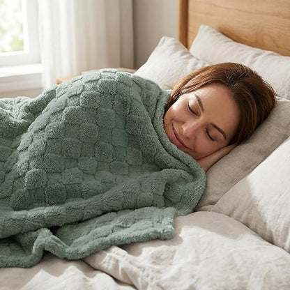 Americanflat 50x60 Jacquard Fleece Throw Blanket - Soft and Breathable Throw Blanket for Couch, Bed, Chair - Fleece Blankets Perfect for Home, Bedroom, or Outdoor Use - Checkered Design in Green