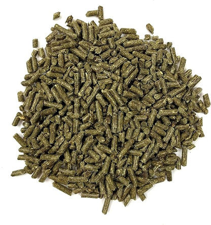 Oxbow Essentials Guinea Pig Food, Adult Guinea Pig, Made with Oxbow Timothy Hay, Pet Food Pellets with Vitamin C, Small Animal Pet Products, Made in USA, High Fiber, 5 lb. bag