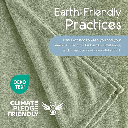 Full/Queen Size Microfleece Blanket | Fleece Bed Blanket | All-Season Comfort| Supersoft Lightweight Throw Blanket | Plush Throw Blanket for Bed Couch or Sofa | Travel Blanket | Pet-Friendly | Green
