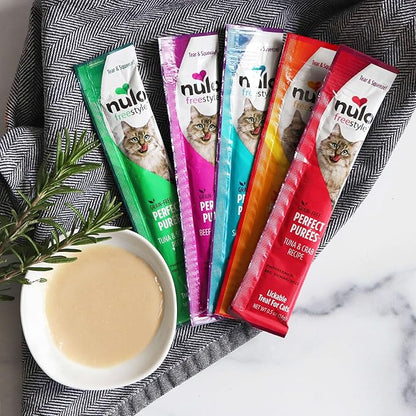 Nulo FreeStyle Lickable Cat Treats - Perfect Purées Chicken Recipe, Squeezable Grain-Free Wet Cat Food Topper, High Moisture for Hydration, 0.5oz Tubes (pack of 48)